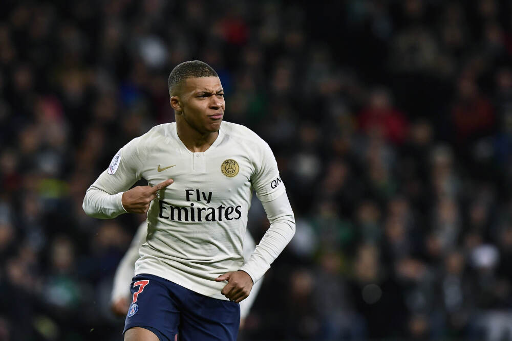 四部门：推动智能机器人在汽车焊接、喷涂等环节规模化应用